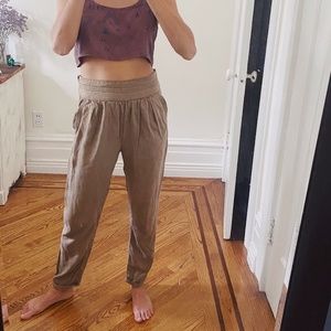 Aritzia | Wilfred Olive Pants